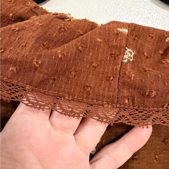 Anthropologie style Womens Brown Floral Ruffle Blouse S Cotton Swiss Dot Pintuck - Picture 6 of 14